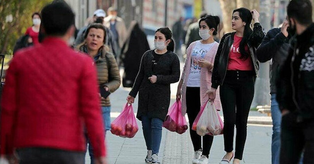 Konya&#039;da akılalmaz olay: Kadınlar kabul günü yaptı, 68 dairelik site karantinaya alındı