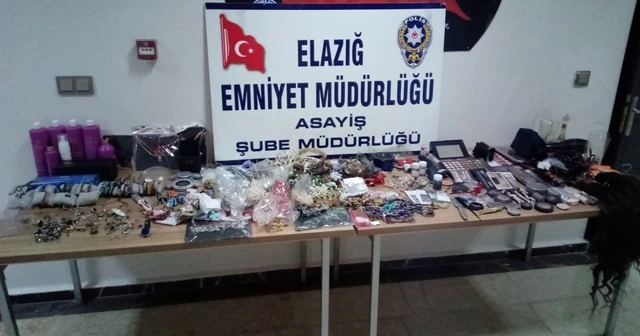 Kuaföre giren hırsız ne bulduysa çaldı