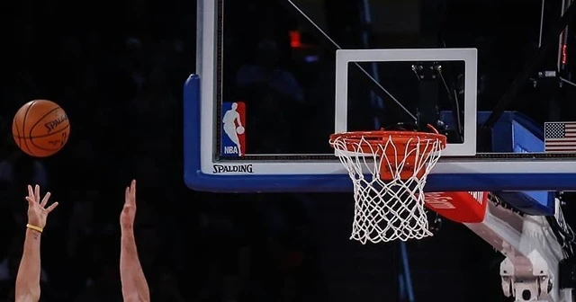 Lakers seride avantajı ele geçirdi