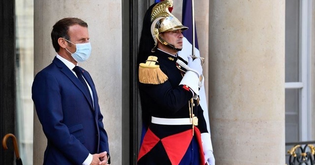 Macron&#039;un partisinde yaprak dökümü