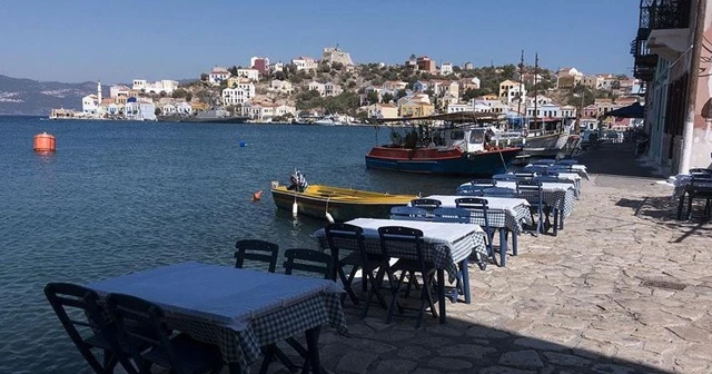 Meis halkı 'eski güzel günler'in özlemini çekiyor