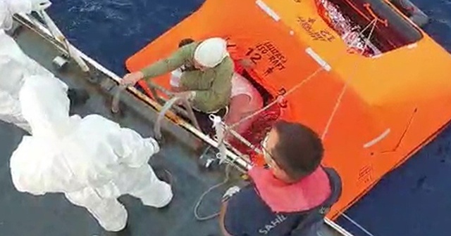 Muğla&#039;da Türk kara sularına itilen yabancı uyruklu 11 kişi kurtarıldı