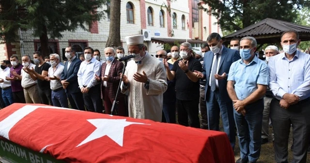 Öğrencisini kurtarmak isterken boğulan imam son yolculuğuna uğurlandı