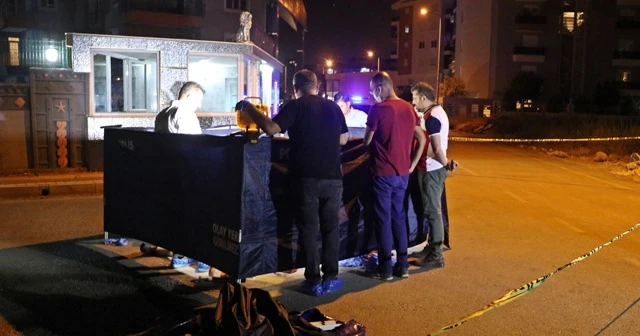 Ortağını sokak ortasında 3 bıçak darbesiyle öldürdü
