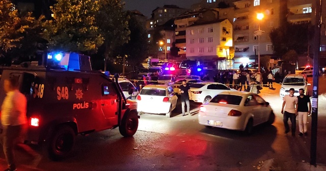 Polis ekiplerine balkondan ateş açıldı