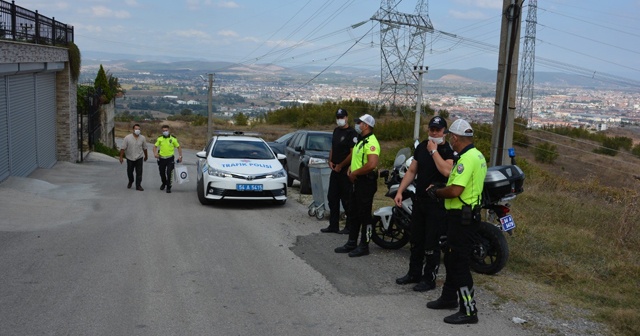 Polis maketine sarılan minik Ertuğrul’a Emniyet müdüründen jest