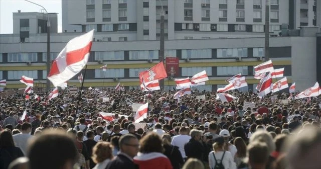 Rus istihbaratı, ABD’nin Belarus’ta protesto eylemleri için para gönderdiğini iddia etti