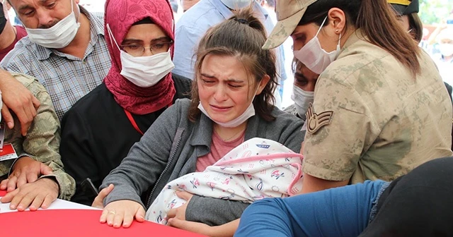 Şehit Astsubay Sinan Aktay düğün yıl dönümünde son yolculuğuna uğurlandı