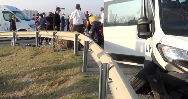 Silivri’de işçileri taşıyan servis kaza yaptı: 2’si ağır 8 yaralı