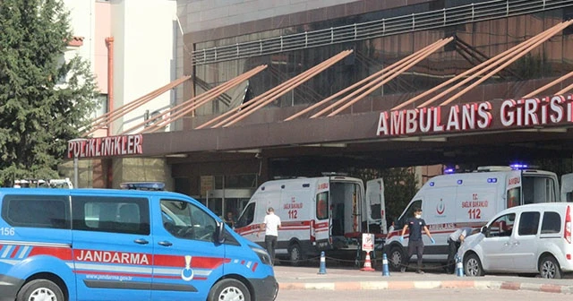 Sınırda askeri araç devrildi: 16 yaralı