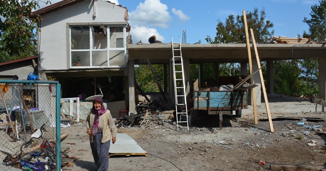 Sinop’ta evi yanan aile yardım bekliyor