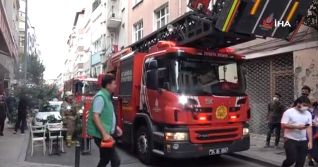 Şişli’de yangın paniği, vatandaşlar sokağa döküldü