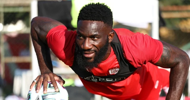 Sivasspor’da Aaron 8 hafta yok