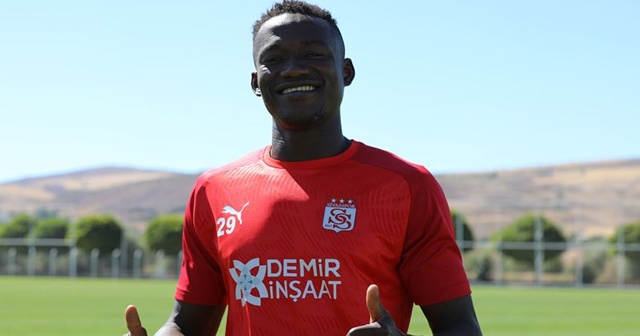 Sivasspor&#039;un yeni transferi Casimir Ninga: Takımın çok güzel bir atmosferi var