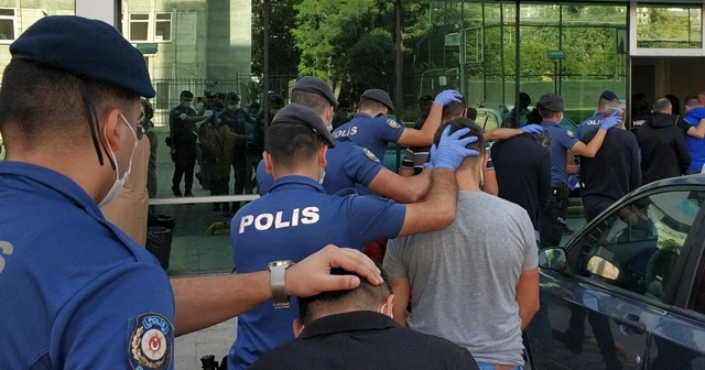 Sokak satıcılarına şafak operasyonunda 6 tutuklama