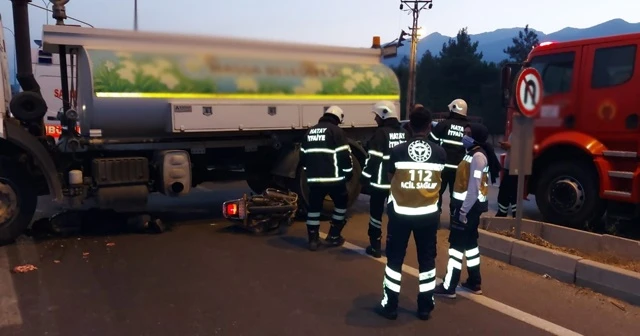 Sulama tankerine çarpan motosiklet sürücüsü öldü