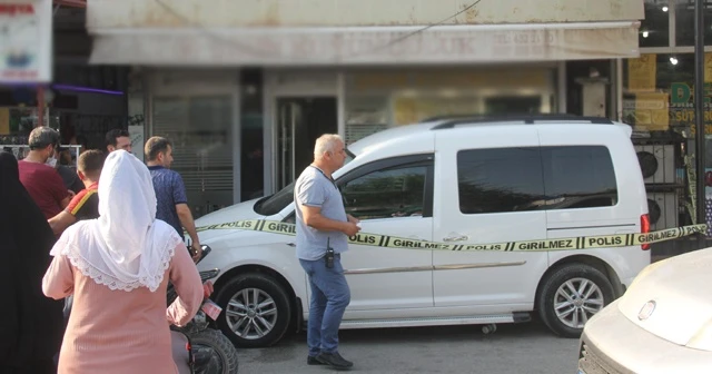 Tabancalı bıçaklı gaspçıları kuyumcu çalışanı silahsız püskürttü