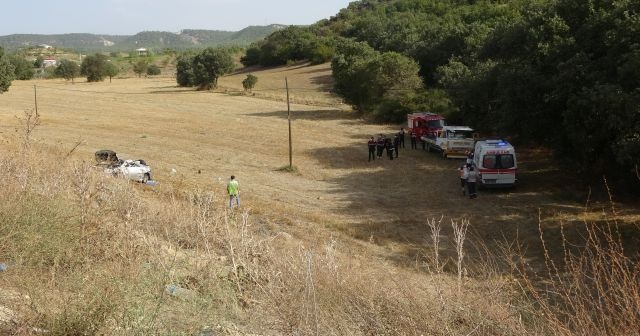 Tarlaya düşen otomobilin sürücüsü hayatını kaybetti