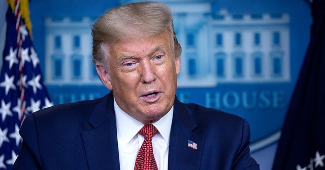 Trump &#039;geçici felç nedeniyle hastaneye kaldırıldığı&#039; iddialarını yalanladı