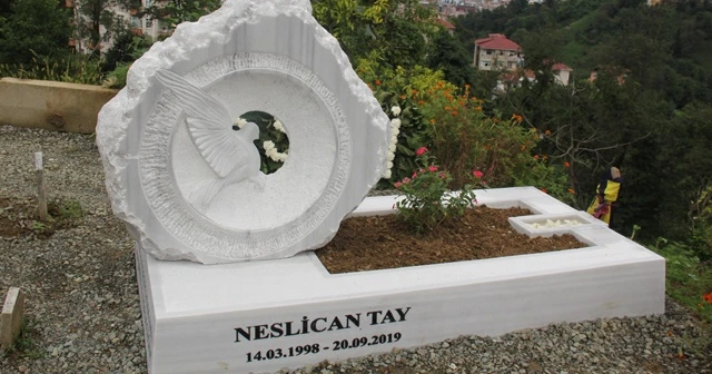 Umudun ve azmin simgesi Neslican Tay mezarı başında anıldı