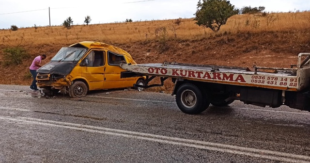 Yağış kazayı beraberinde getirdi: 1’i ağır 3 yaralı