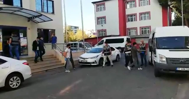 Yalova’da 35 Afganlı sınır dışı edildi