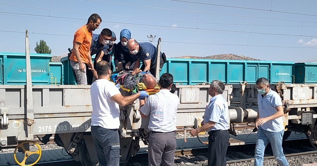 Yaralıyı yük treniyle ambulansa ulaştırdılar