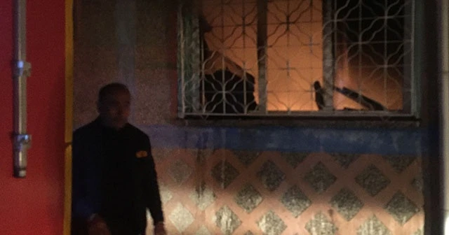 "Renksiz hayatıma renk katmak istiyorum" dedi kaldığı evi yaktı