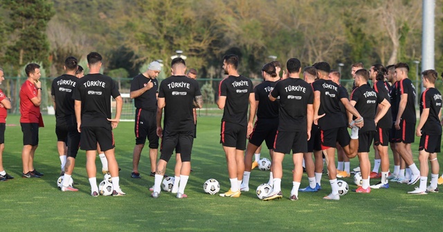 A Milli Futbol Takımı, Rusya maçının hazırlıklarına başladı