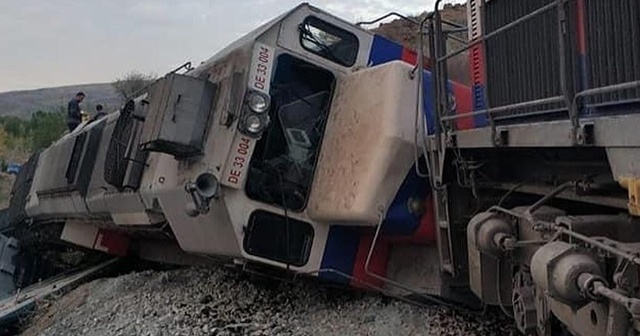 Ankara’da iki tren çarpıştı