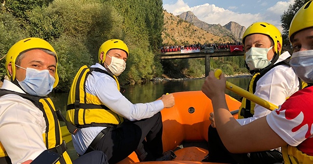 Bakan Soylu Kato’da rafting yaptı