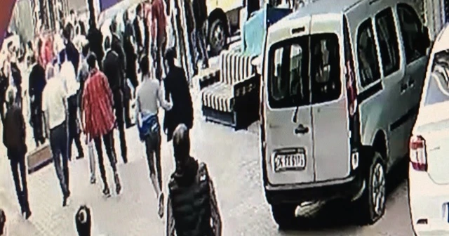 Çocuğa çarpan minibüsçüye meydan dayağı