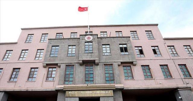 Edirne&#039;den Yunanistan&#039;a geçmeye çalışan terör örgütleriyle bağlantılı 12 kişi yakalandı