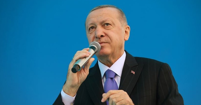 Erdoğan: Yıkılan evlerin yerine yenilerini yapacağız