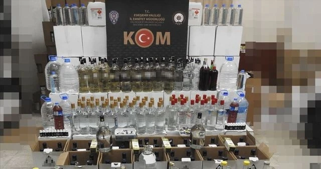 Eskişehir&#039;de 477 litre sahte ve kaçak içki ele geçirildi