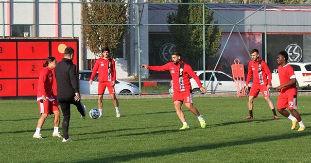 Eskişehirspor pas ve şut çalıştı