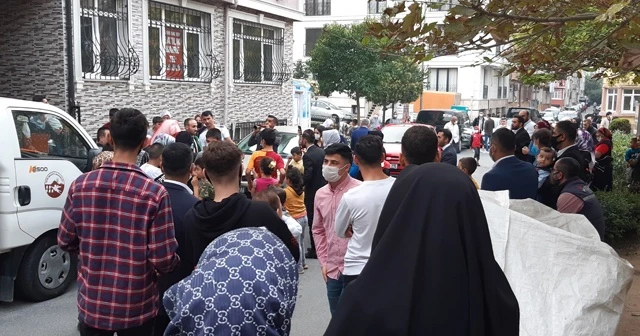 Fatih’te sosyal mesafesiz gelin alma merasimi