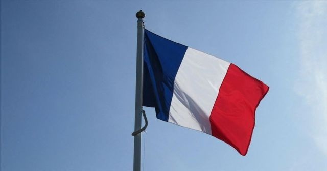 Fransa’daki bıçaklı saldırıda öldürülen kişinin öğretmen olduğu ortaya çıktı
