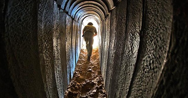 Gazze&#039;den İsrail tarafına uzanan bir tünel bulundu