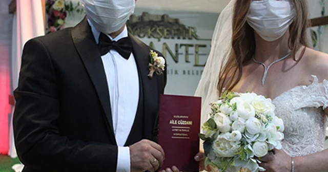 Gelin ve damat ile davetlilere 111 bin 300 TL maske mesafe cezası