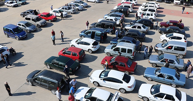 İkinci el otomobilde satışlar durdu ama fiyatlar durmadı