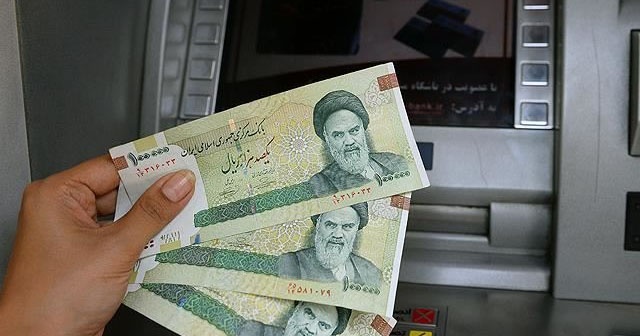 İran&#039;da dolar ilk kez 30 bin tümeni aşarak yeni bir rekor kırdı