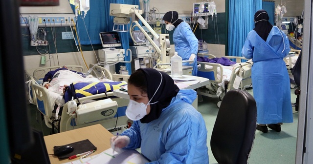 İran&#039;da Kovid-19 hastanelerinin kapasitesi doldu