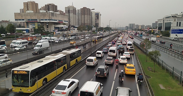 İstanbul’da trafik durma noktasına geldi