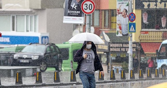 İstanbul&#039;da yağış ve sis etkili oldu