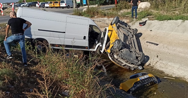 İzmir&#039;de feci kaza: 6 yaralı