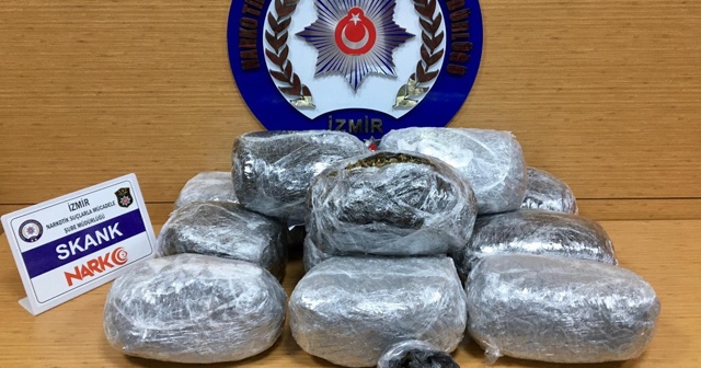 İzmir&#039;de uyuşturucu operasyonu: 5 gözaltı