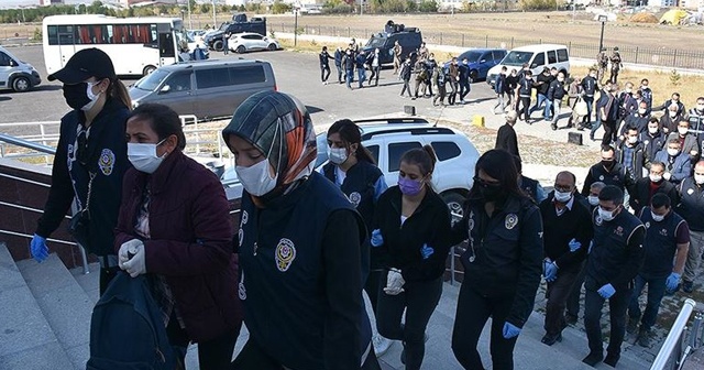 Kars merkezli operasyonda HDP&#039;li belediye yöneticilerinin de aralarında bulunduğu 21 kişi adliyeye sevk edildi