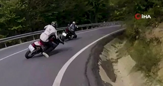 Kaza sonrası sürüklenen motosikletinin peşinden koştu