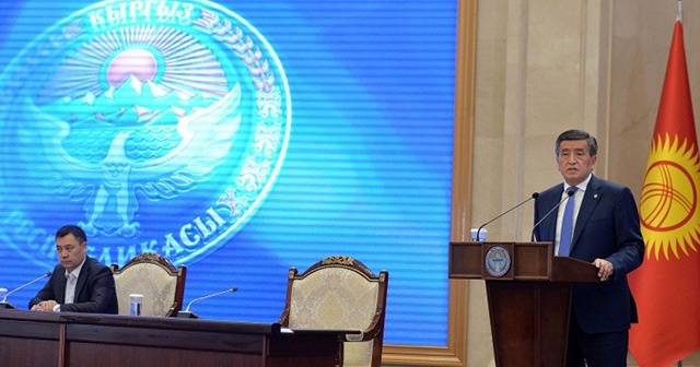 Kırgızistan’da Başbakan Caparov, Cumhurbaşkanlığı yetkilerini devraldı